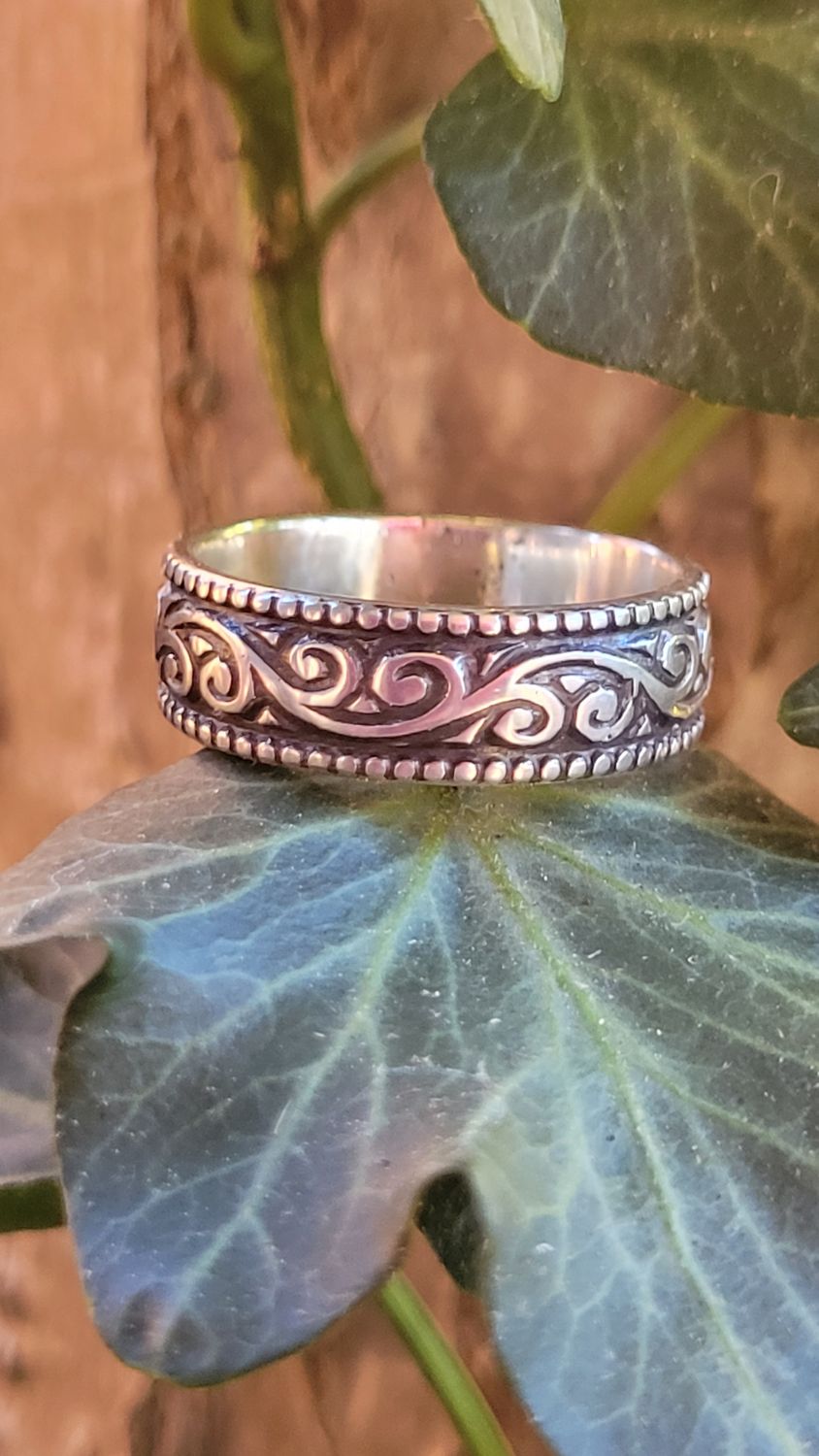 Sterling Silver &#39;Vintage Flourish&#39; Ring