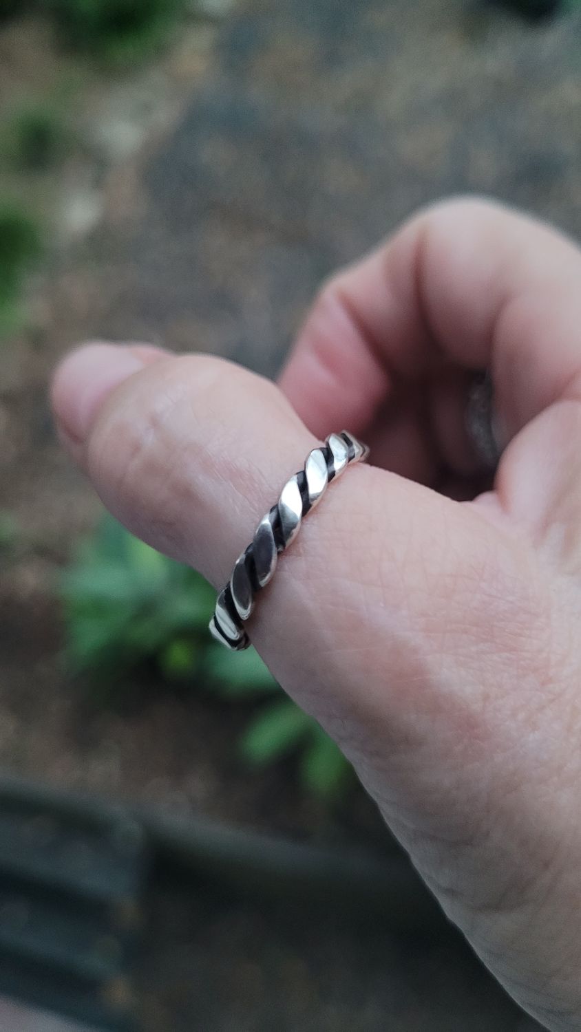 &#39;Twisted Sista&#39; Sterling Silver Ring