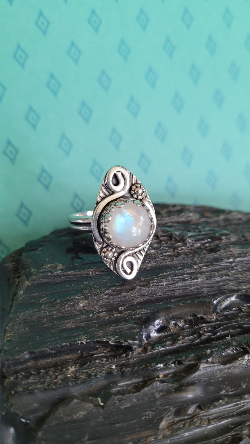 &#39;Ethereal Glow&#39; Sterling Silver and Moonstone Ring