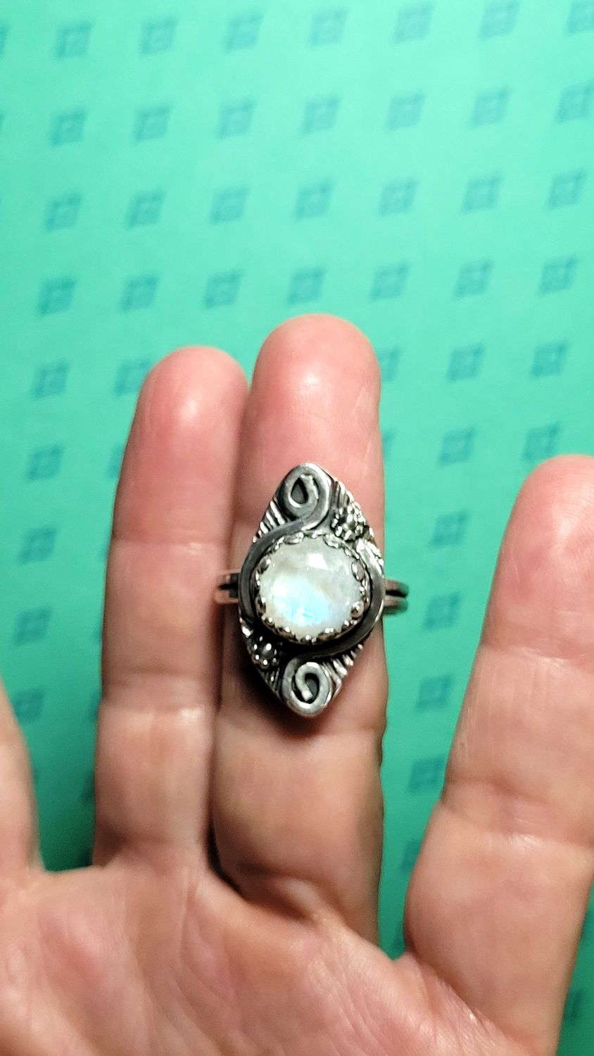 &#39;Ethereal Glow&#39; Sterling Silver and Moonstone Ring