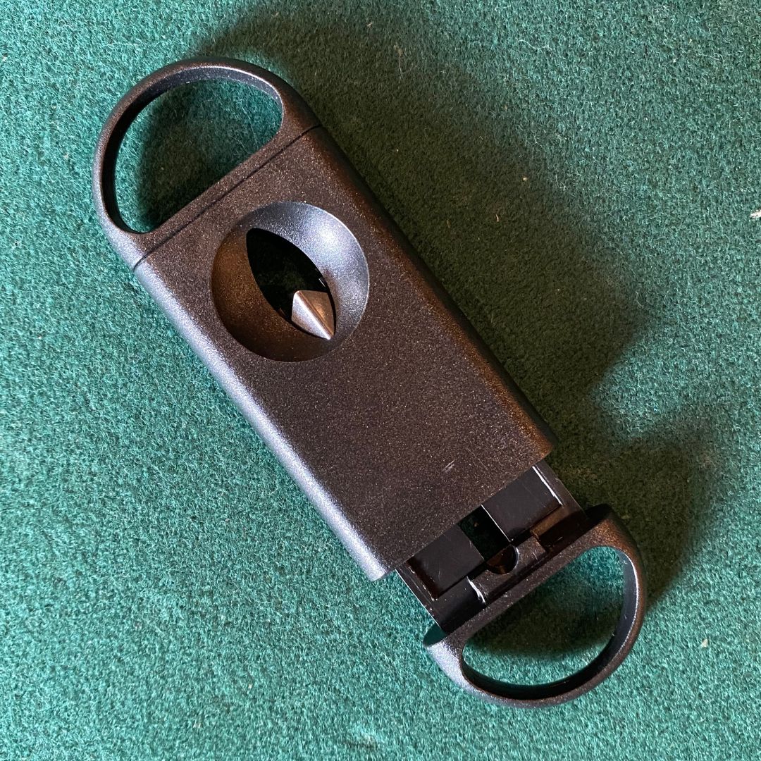Basic V-Cut Cigar Cutter