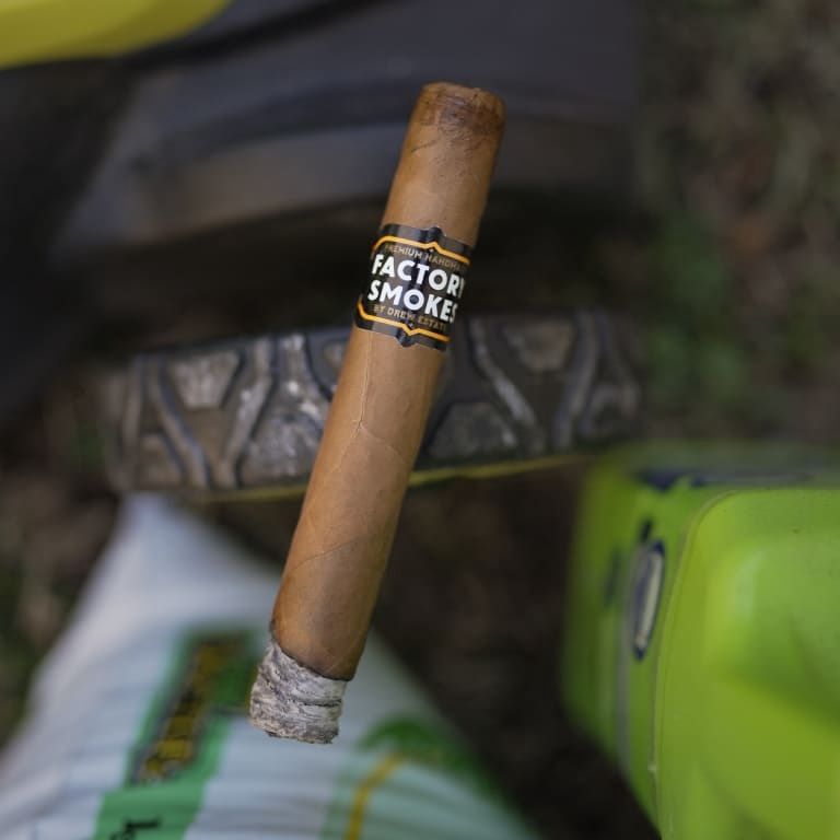 Drew Estate Factory Smokes (Toro, 25-ct. Bundles)