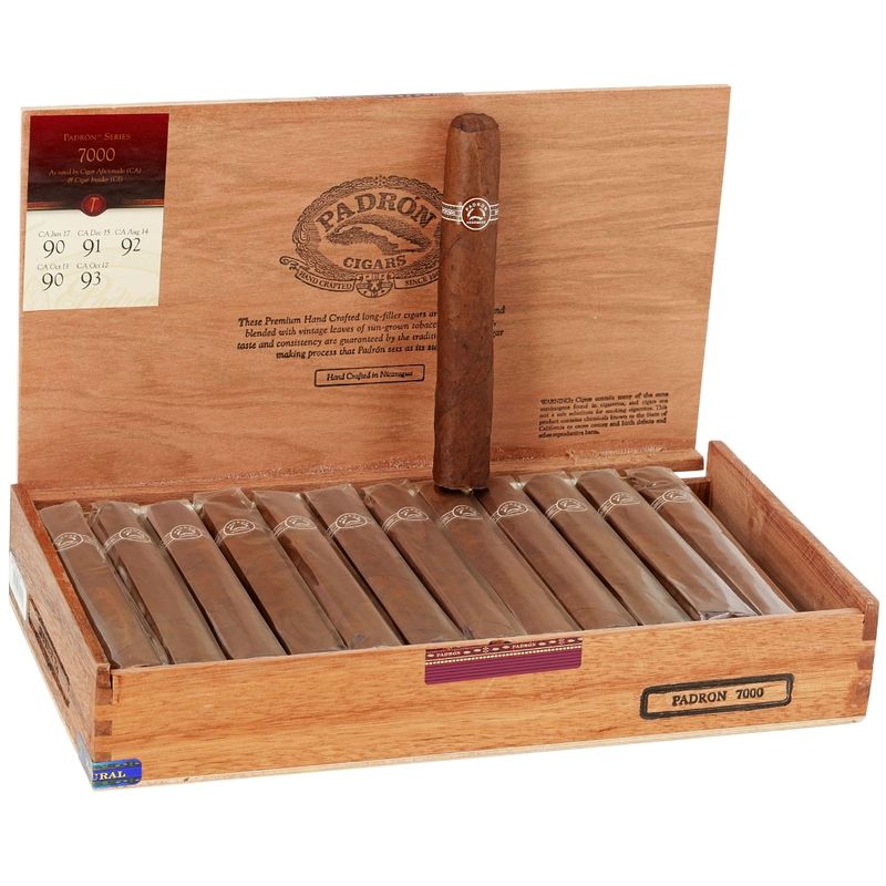 Box of 26 Padron Series 7000 Natural (60 x 6.25)