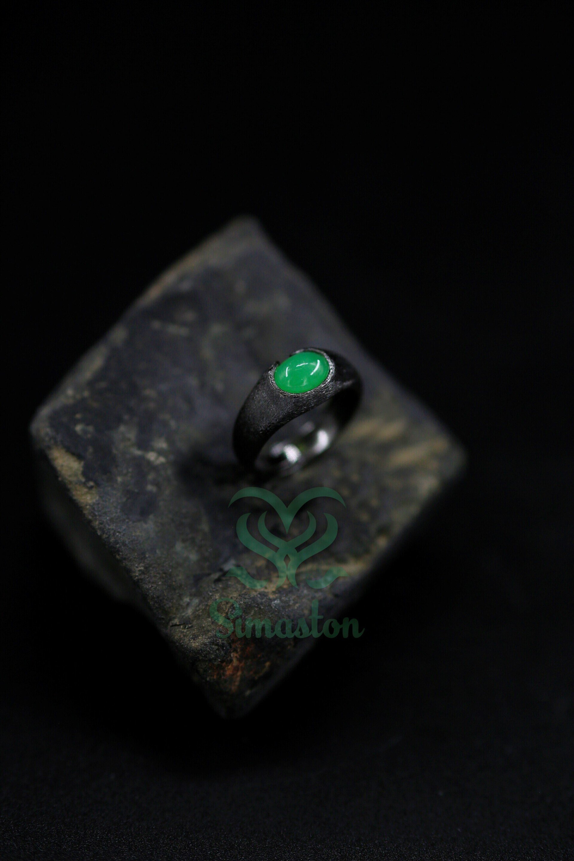 Natural Jadeite (Type A) Green Oval Ring