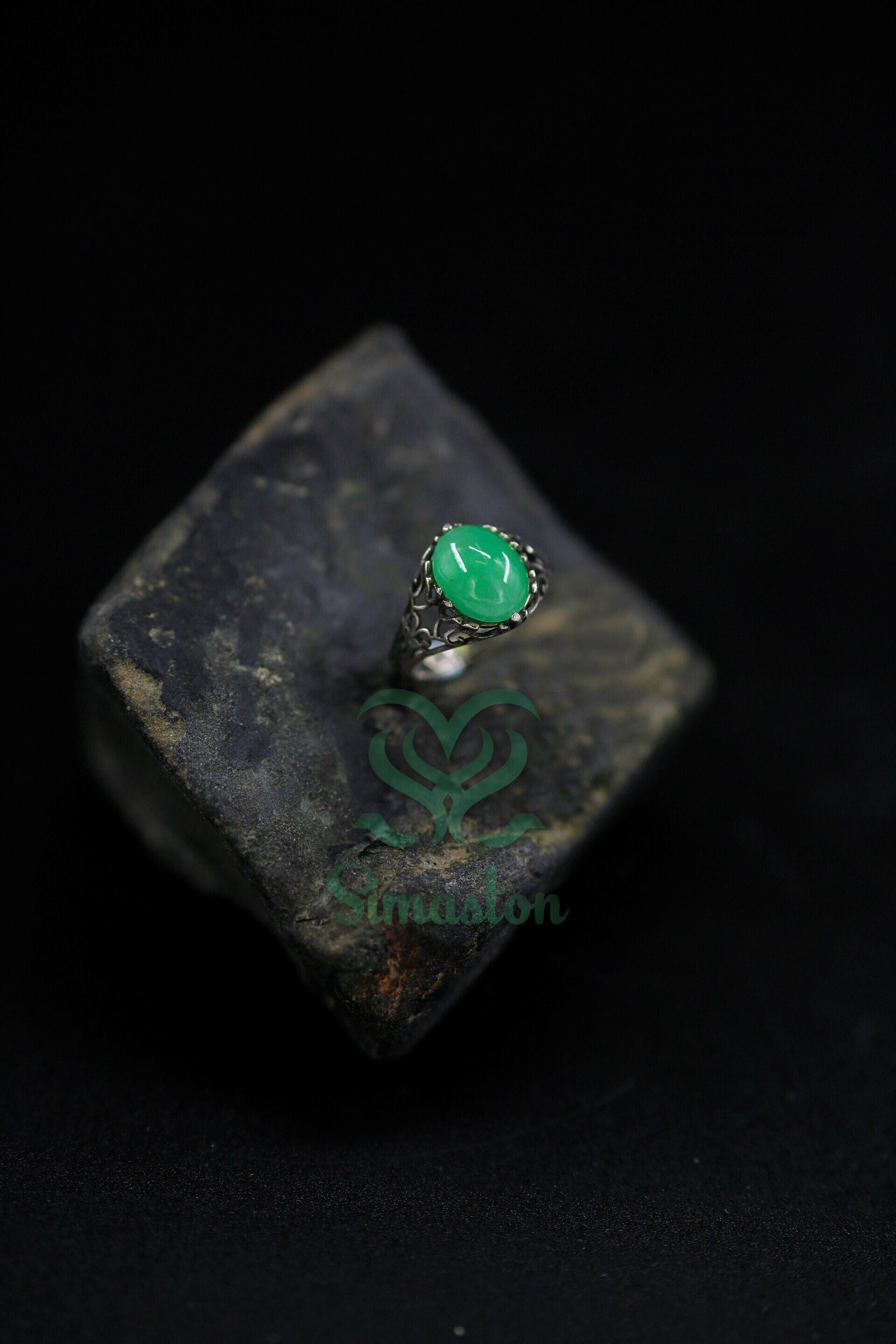 Natural Jadeite (Type A) Green Oval Ring