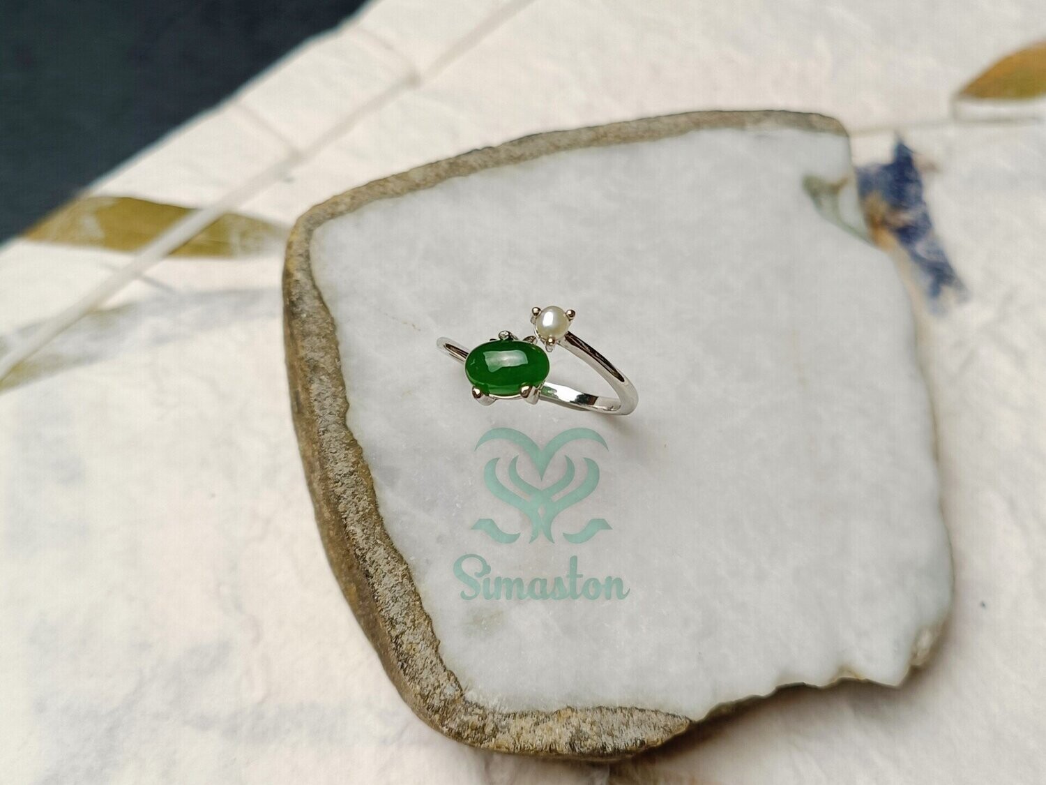 Natural Jadeite (Type A) Green Oval Ring