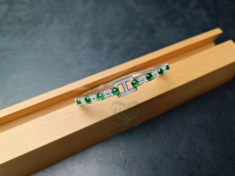 Natural Jadeite (Type A) Green Bracelet