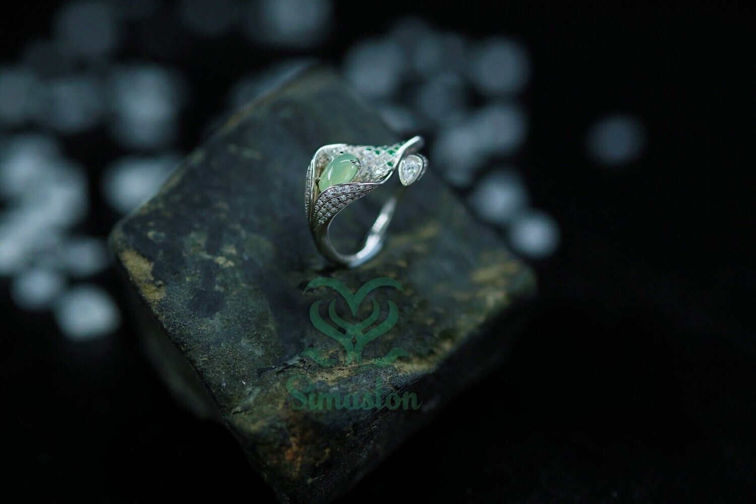 ​Natural Jadeite (Type A) Light Green Oval Ring