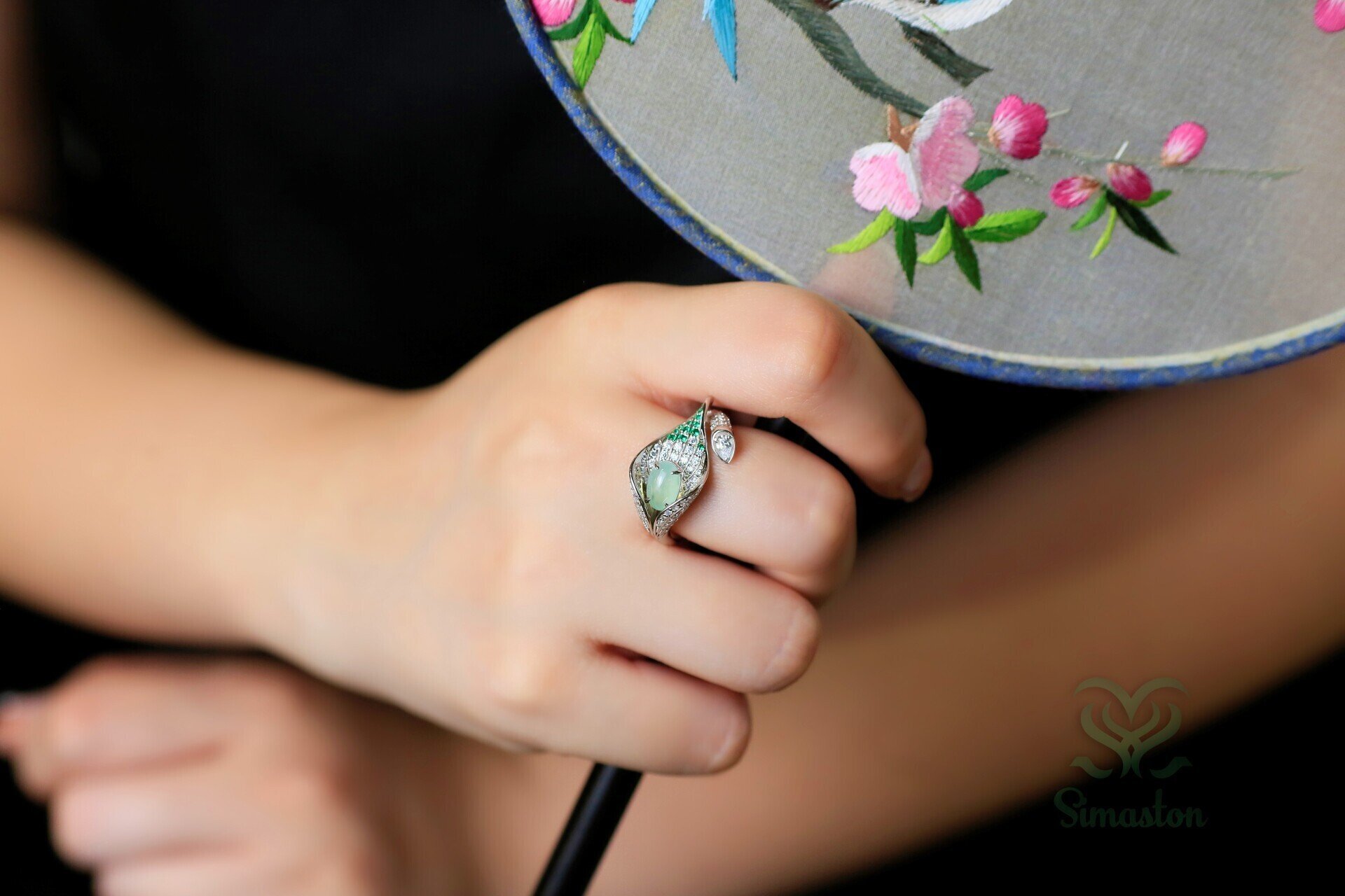 ​Natural Jadeite (Type A) Light Green Oval Ring