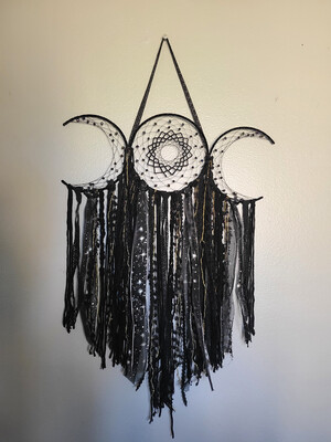 Triple Moon Goddess Protection Wreath (Black)