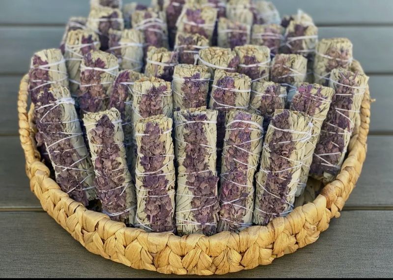 White Sage w/ Lavender Flowers
Smudge Sticks