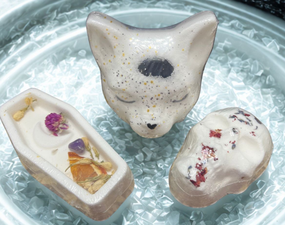 Citrine Spiral Goddess, Moon Kitty , Crescent  Amethyst Moon - Bath Bomb