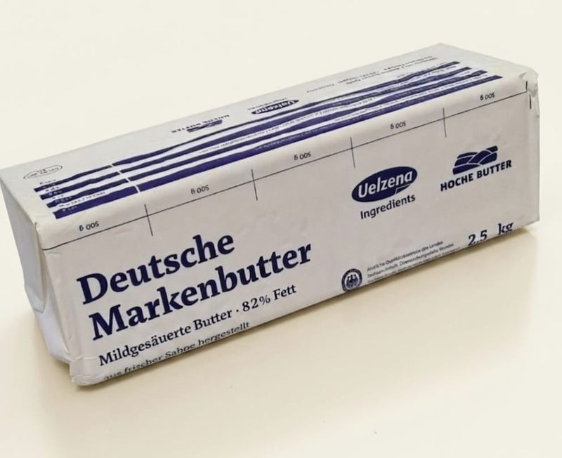BURRO DOLCE MARKENBUTTER PANETTO DA 2,5 KG  - UELZENA