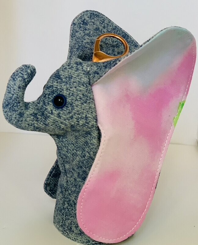 elefante de orejas grandes