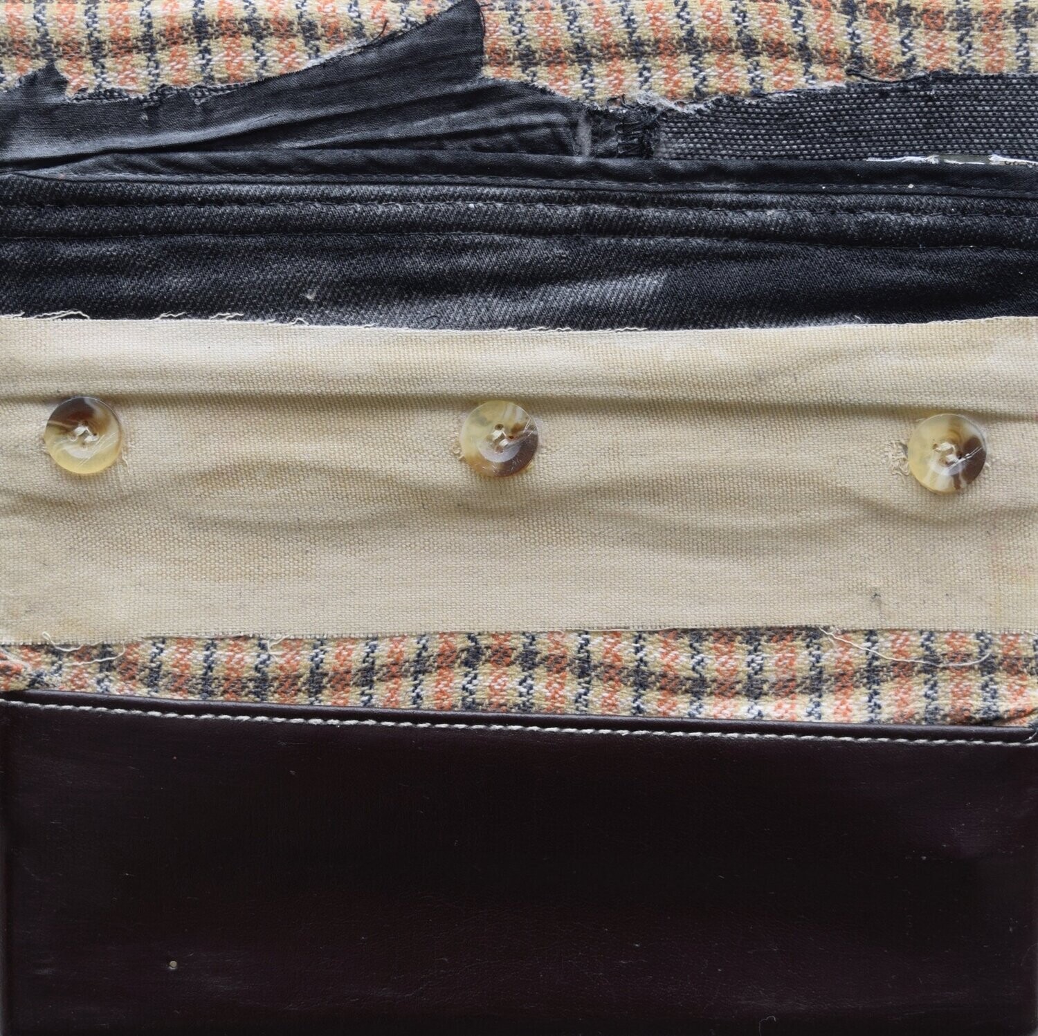 Collage  Clothes & Acrylic  With powder color pigment on Canvas on a wooden frame // Size: ca. 20 x 20 x 4 cm,