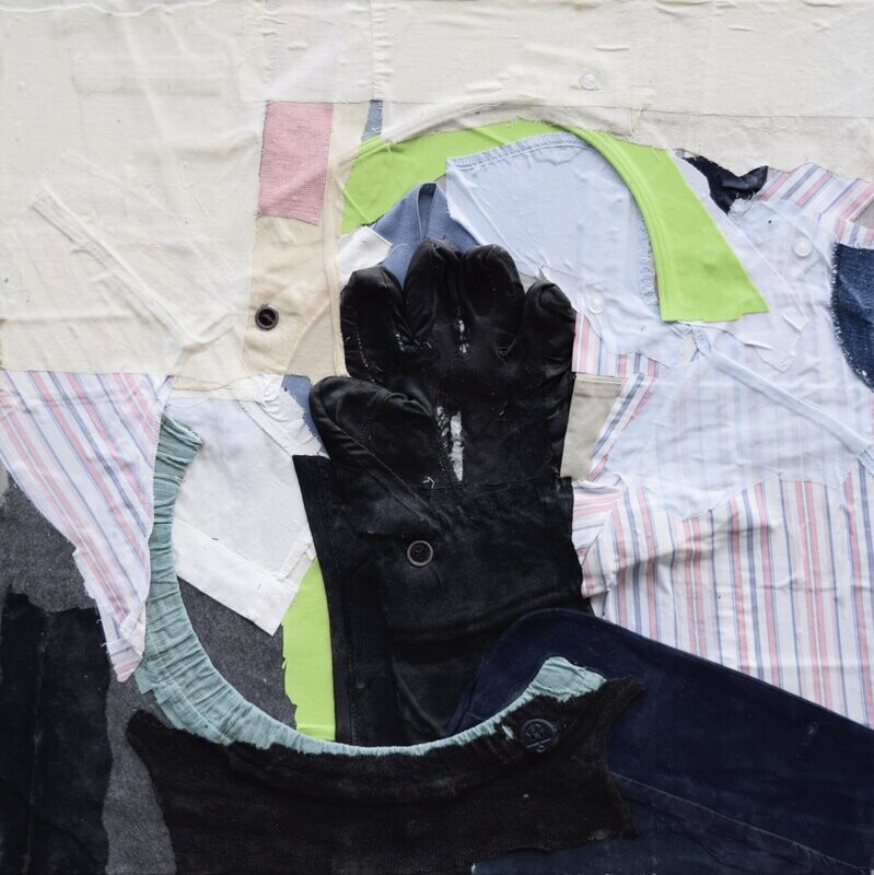 Clothes collage on canvas with acrylic on Two fabrics canvas // Size : ca. 50 x 50 x 2 cm Clothes collage on canvas with acrylic on Two fabrics canvas // Size : ca. 50 x 50 x 2 cm