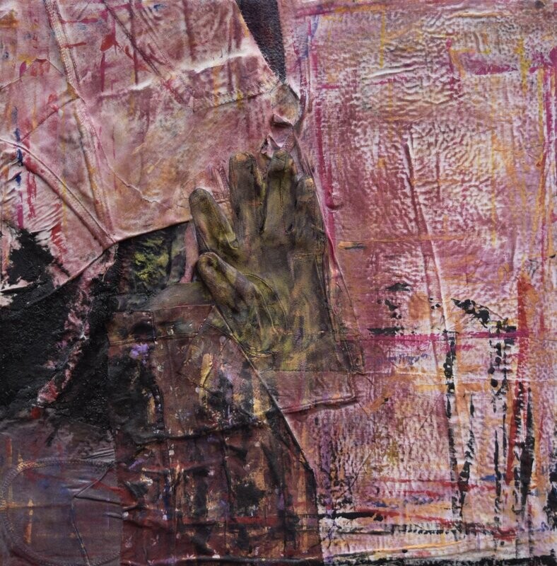 Clothes collage on canvas with acrylic on Two fabrics canvas // Size : ca. 50 x 50 x 4 cm Clothes collage on canvas with acrylic on Two fabrics canvas // Size : ca. 50 x 50 x 4 cm