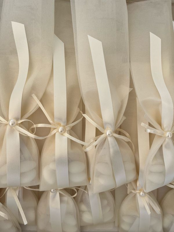 Μπομπονιέρα τούλινη