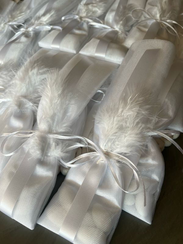 Μπομπονιέρα πούπουλο