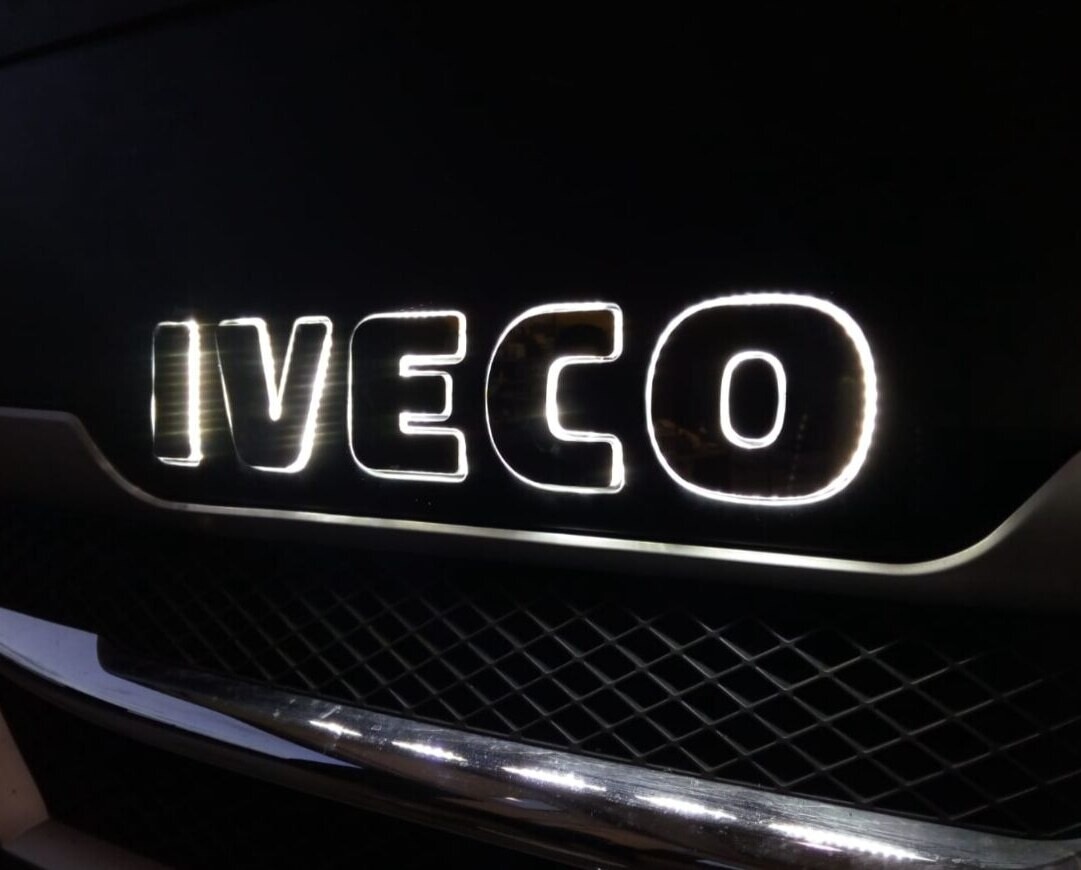 Scritta Iveco HI-WAY Acciaio