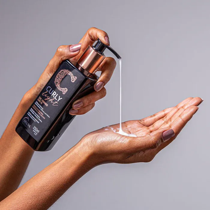 Curly Light 250mL 8.45Fl. Oz