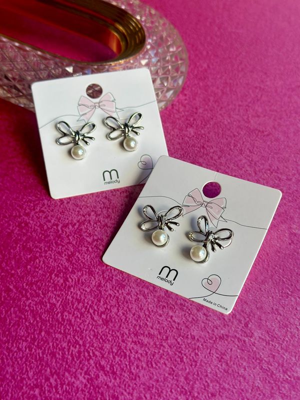 Pendientes de Moña