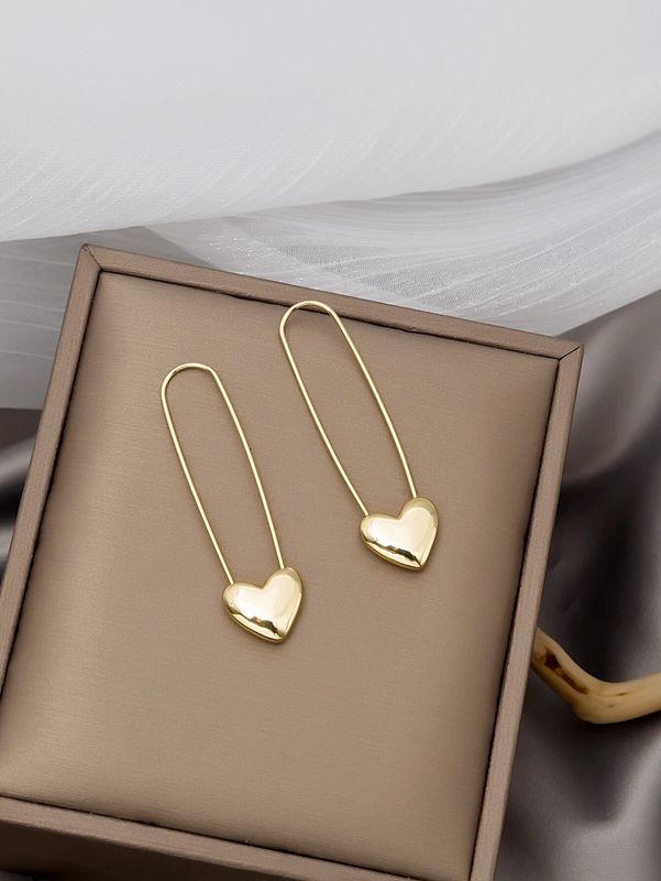 Pendientes con decoración de corazón para el Día de San Valentín