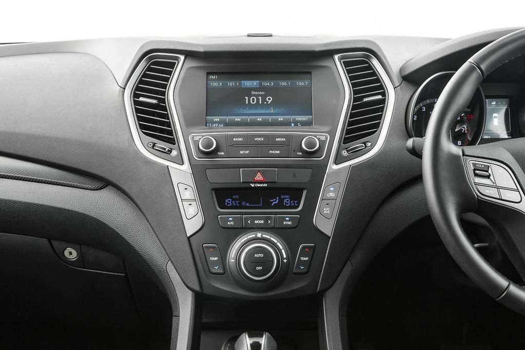 Hyundai Santa Fe DM &amp; DM Series II - No Reverse Camera Image Issue Repair Service