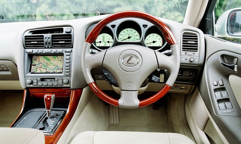 Apple CarPlay &amp; Android Auto Integration for Lexus GS (2000–2005) with Color Touch Display
