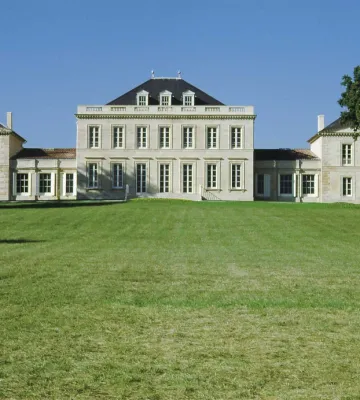Chateau Phelan Segur Weingut Frontansicht