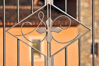 Logo Eingang Chateau Sainte-Croix