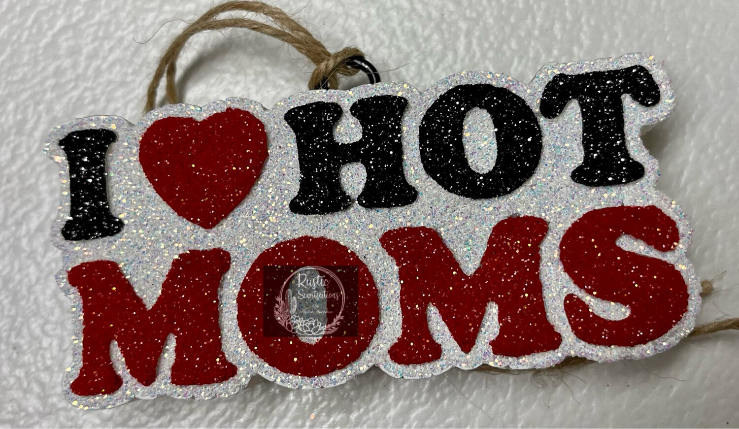 I 🖤 Hot Moms