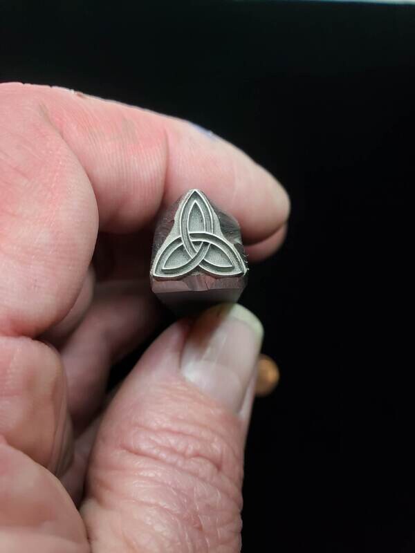 TRIQUETRA