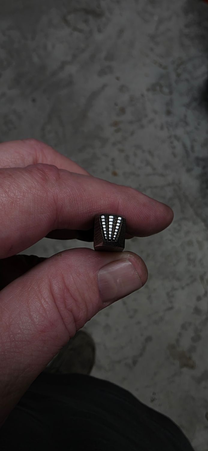 3 lobed smaller checkerd