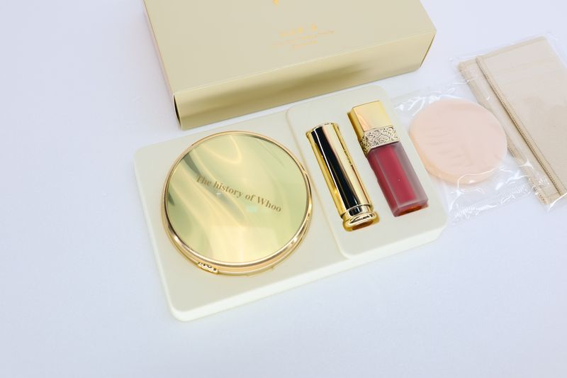 51106610✨ THE HISTORY OF WHOO Luxury Gold Pact Powder Special Set