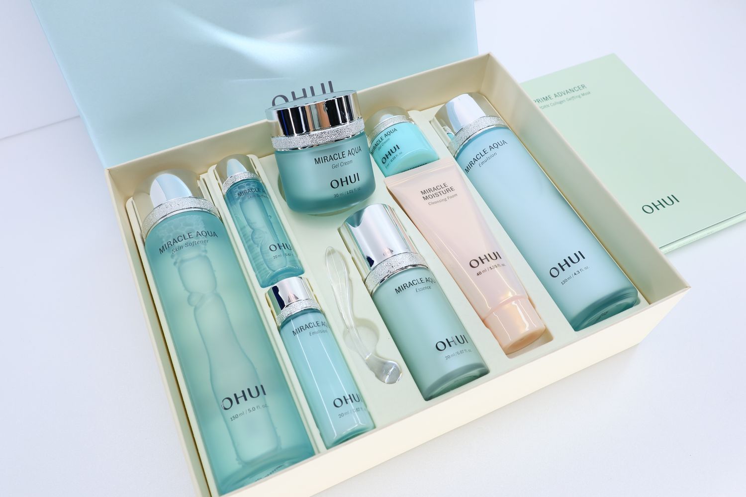 50710190💧 OHUI Miracle Aqua Special Set Мгновенное увлажнение, сияние и ощущение свежести с первого применения.