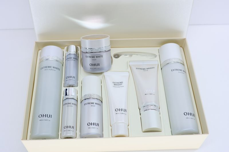 ​  50710249❄️ OHUI Extreme White Special Set Совершенство тона и сияние кожи. Ваша кожа — белоснежное полотно.