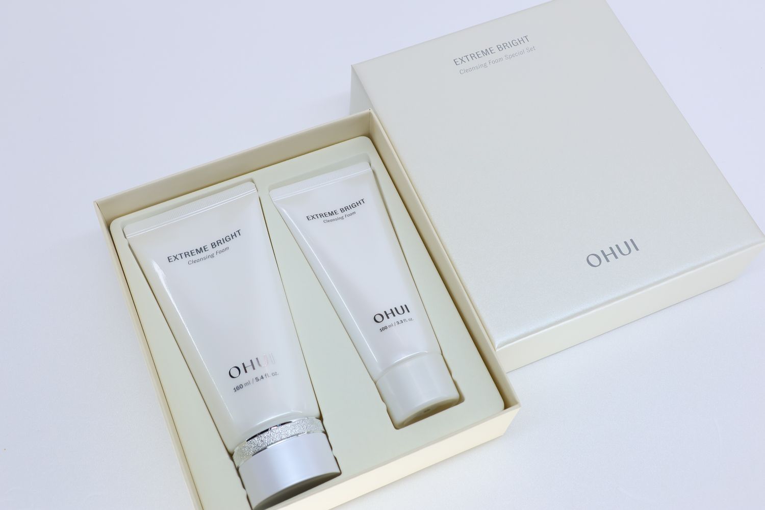 50710248✨ OHUI Extreme Bright Cleansing Foam Special Set Глубокое очищение и эффект «сияющей кожи» — с первого умывания.