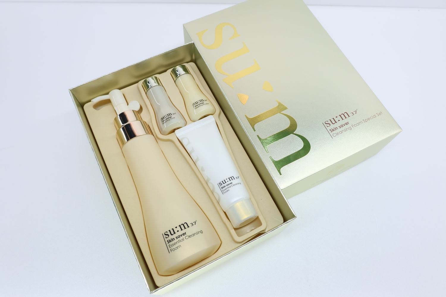 51905169✨ SU:M37° Skin Saver Essential Cleansing Foam Special Set