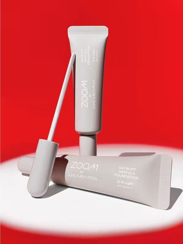 ​Zoom by Jung Saem Mool Satin Fit Spatula Foundation [19 Fair Light] 25 ml