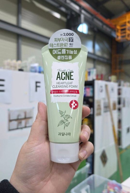 Acne cleansing foam