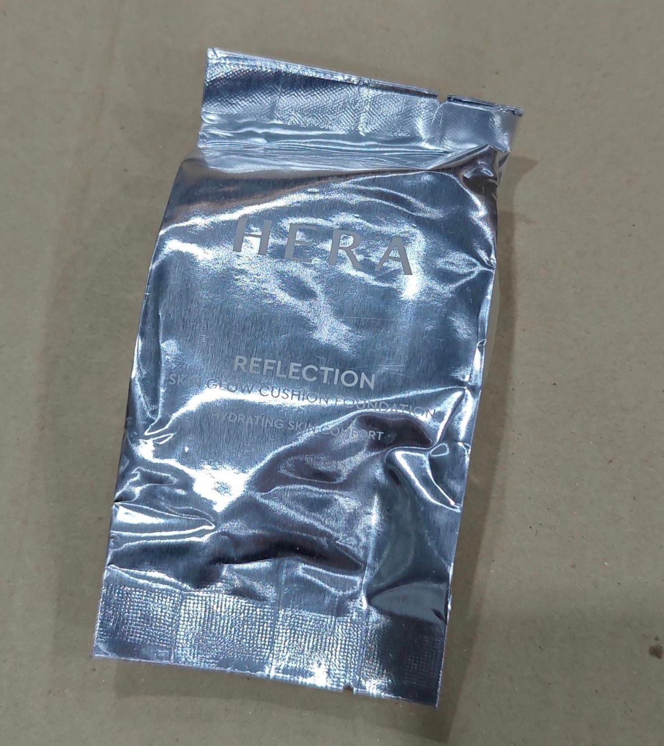 206564 Hera Reflection Skin Glow Cushion Foundation Hydrating Skin Comfort Refill