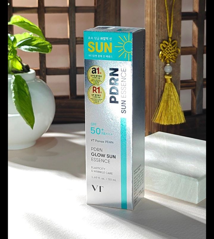 1067497 VT PDRN Glow Sun Essence 50ml