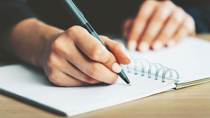 Discover Benefits of Essay Writer Services - Guide 2022