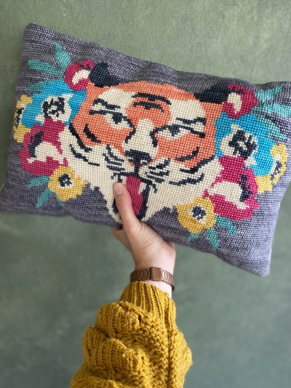 KIT BORDADO PUNTO CRUZ · TIGRE