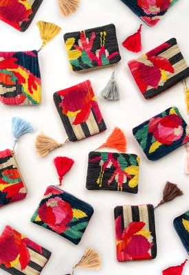 ESTUCHES BORDADOS