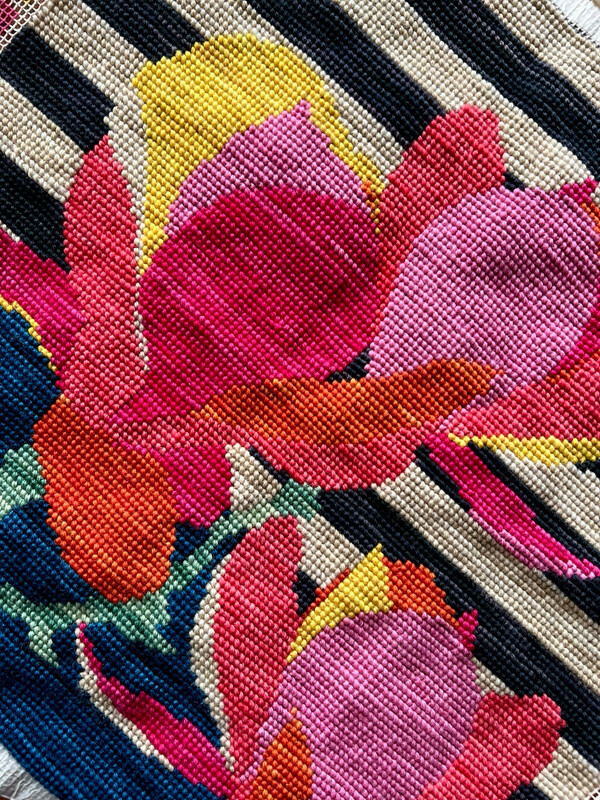 KIT BORDADO PUNTO CRUZ · MAGNOLIA