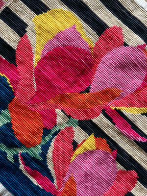 KIT BORDADO PUNTO CRUZ · MAGNOLIA