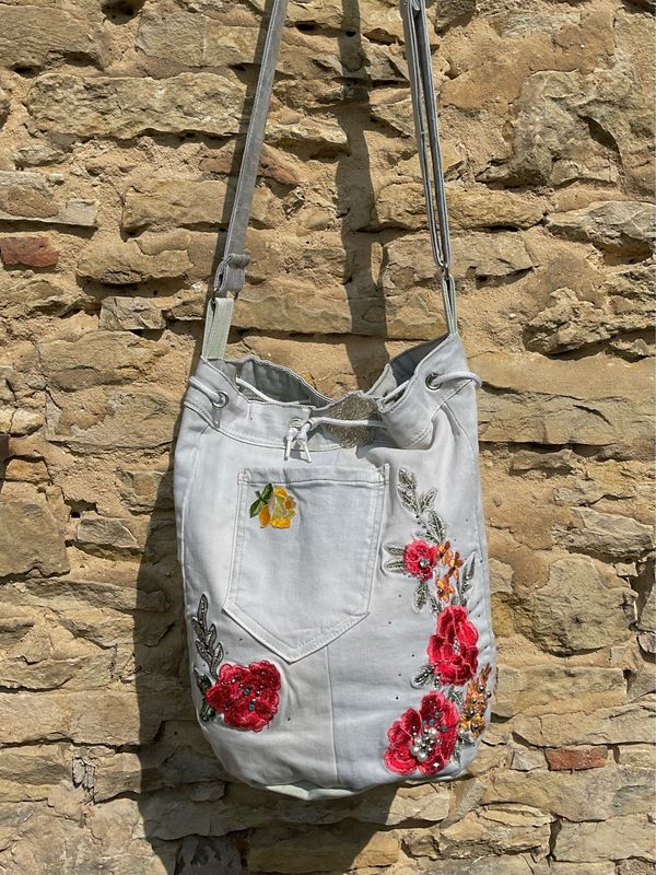 Beuteltasche Jeans mit Rosen Perlen Pailletten