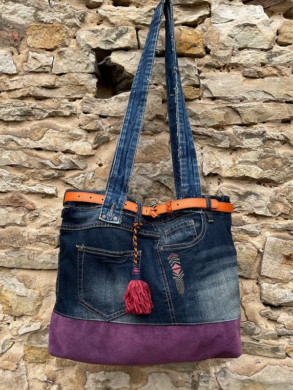 Große Jeanstasche Wildleder lila mit Gürtel Große Jeanstasche Wildleder lila mit Gürtel